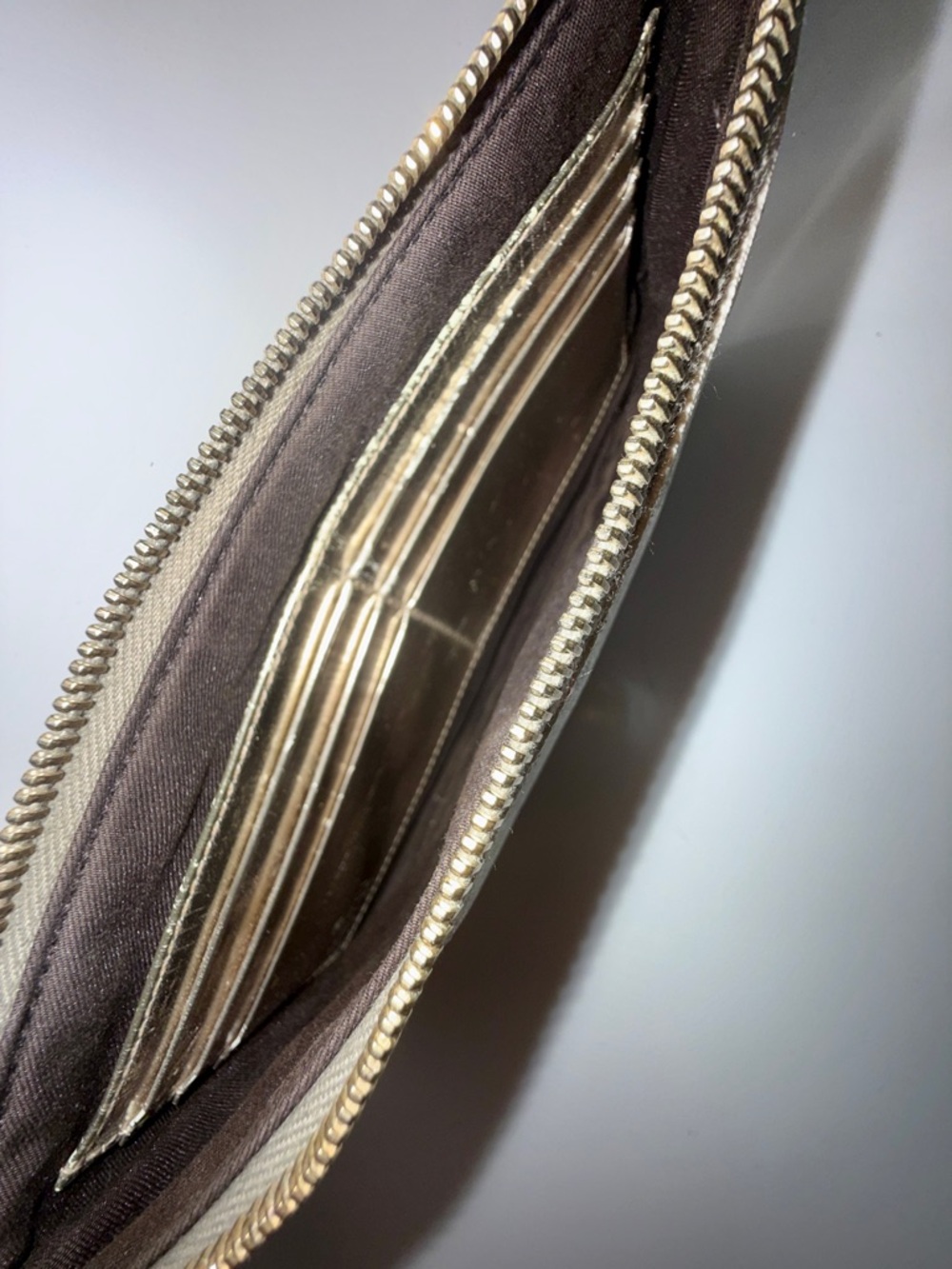 Authentic Gucci Silver GG Monogram Canvas Metallic Silver Leather Trim - Picture 5 of 9